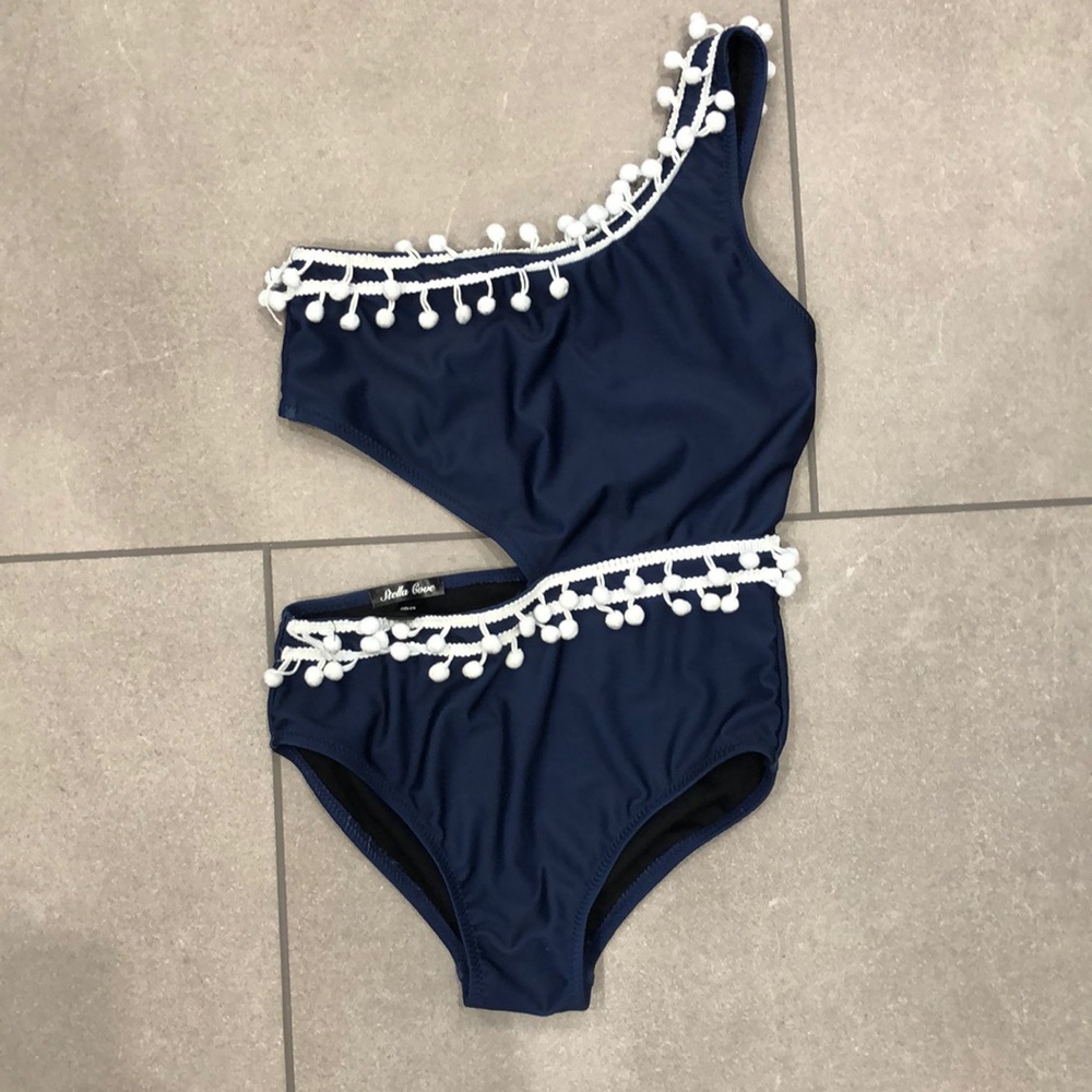 Girls cut out one piece bathing suit